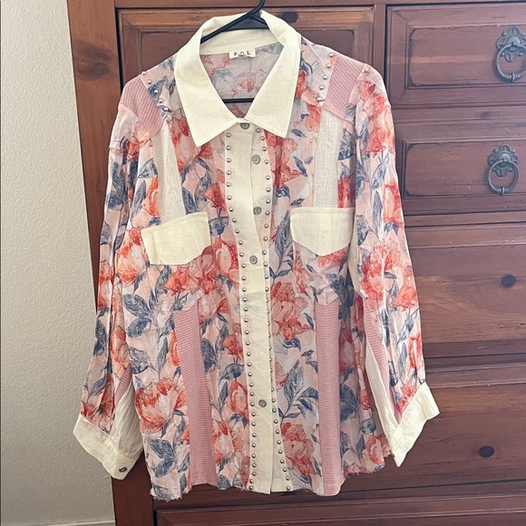 POL Tops - POL Red and Cream Floral Patterned Shirt Blouse Size Large NWOT
